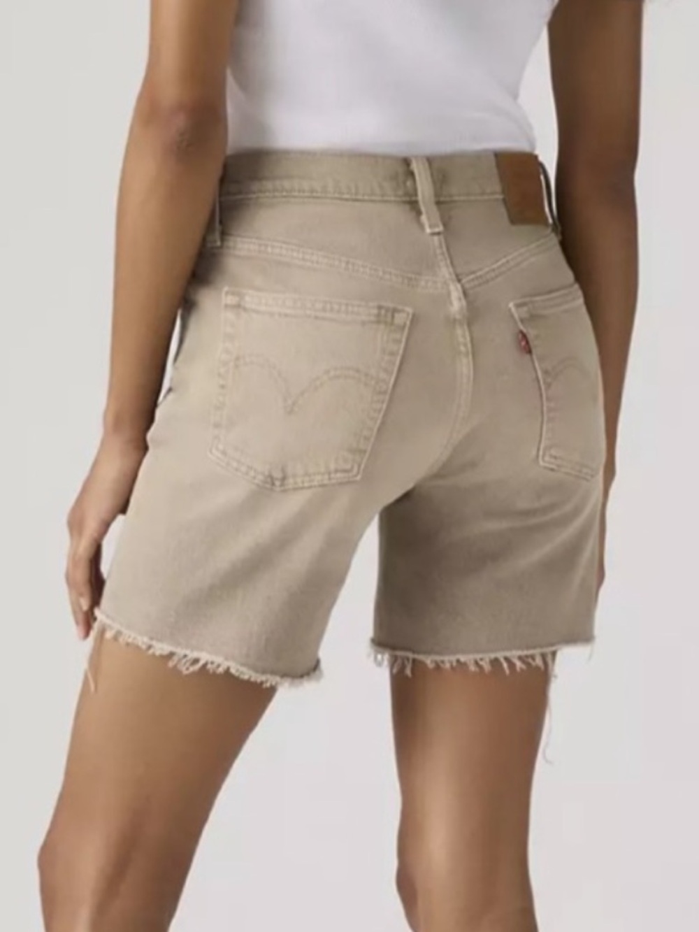 NWT Levi’s 501 Mid Thigh Shorts